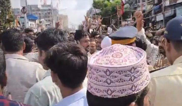 धारावी में तनाव: BMC की मस्जिद तोड़ने की कार्रवाई पर मुस्लिम समुदाय का विरोध